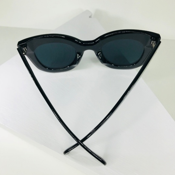 🆑 Square Cat Eye Sunglasses in Black - Picture 7 of 8